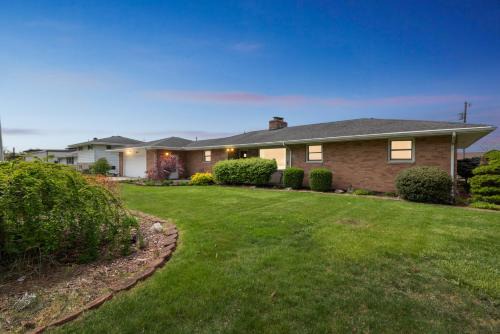 Elkhart House | Elkhart Haven- Cozy Family Retreat home