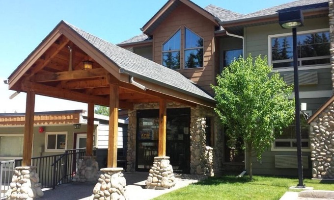 Elkwater Resort | Elkwater Lake Lodge