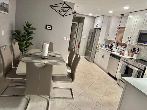 Oakland Park Apartment | Elle’s Place