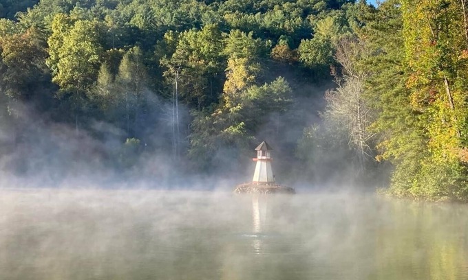 Ellijay Cabin | ELLIJAY GA. CABIN, PUP FRIENDLY, MT. VIEWS, PRIVATE LAKE “Mountain Soul”