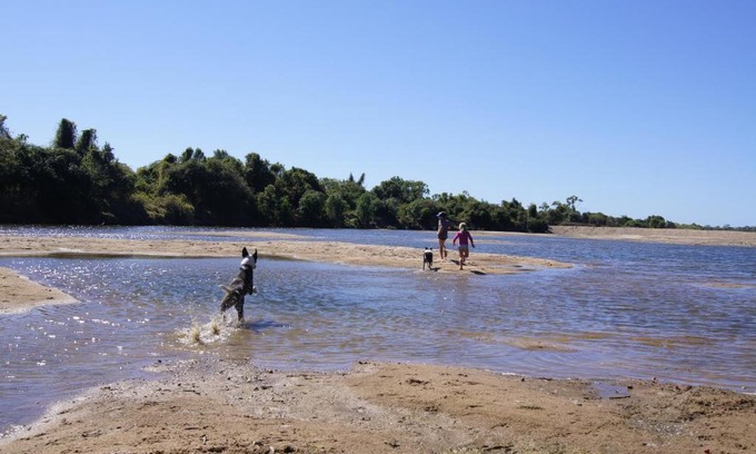 Guthalungra House | Elliot River Retreat - Pet Friendly