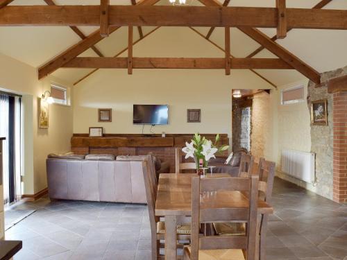 Llanybri House | Elm Cottage-W40630
