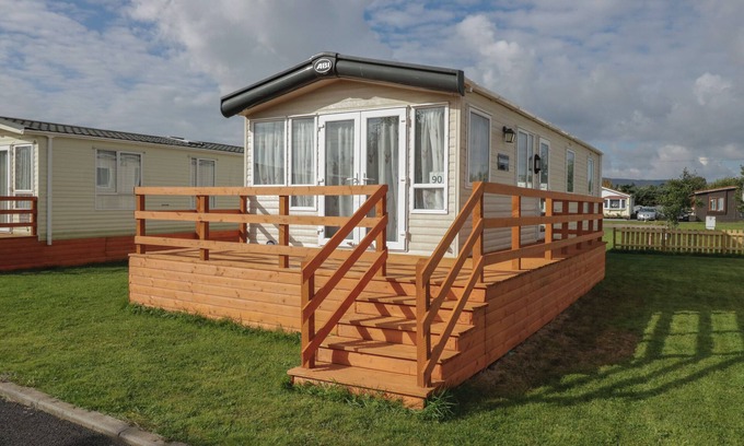 Denny Cottage | Elm