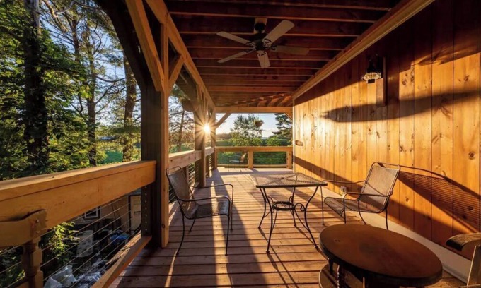 Leeds Apartment | Elmhurst House/Town-House - Gnd Floor - 3bd Catskill Mtn View