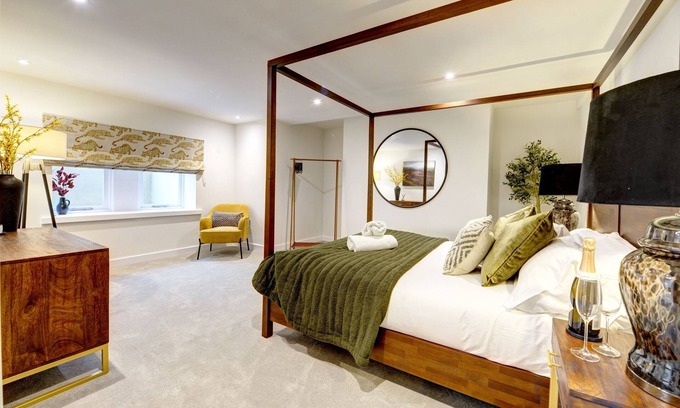 Harrogate Apartment | Elmleigh Nook - Central Harrogate Apt with Parking