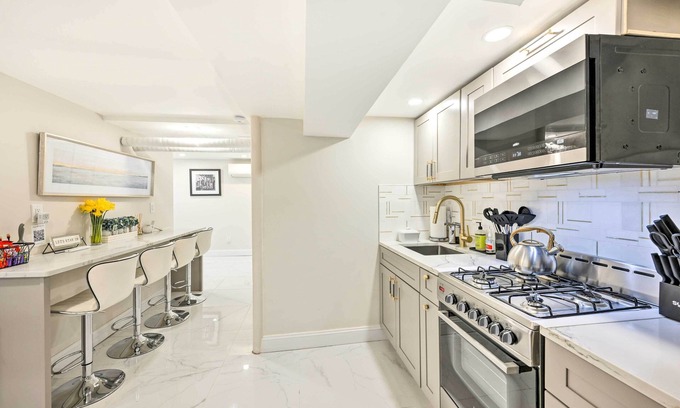 Elmont Apartment | Elmont Studio Near UBS Arena, 19 Mi to NYC!