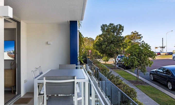 Alexandra Headland Apartment | Elysee Beachside 1 Bedroom Apartment
