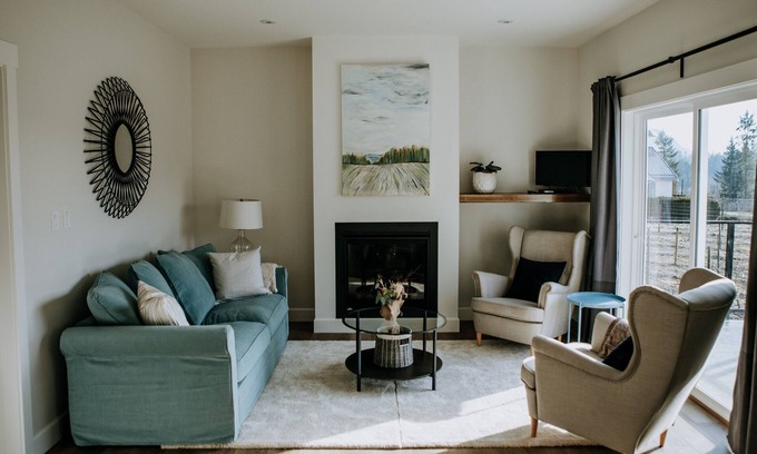 North Cowichan House | Emandare Vineyard Guest House, a Restful Haven.