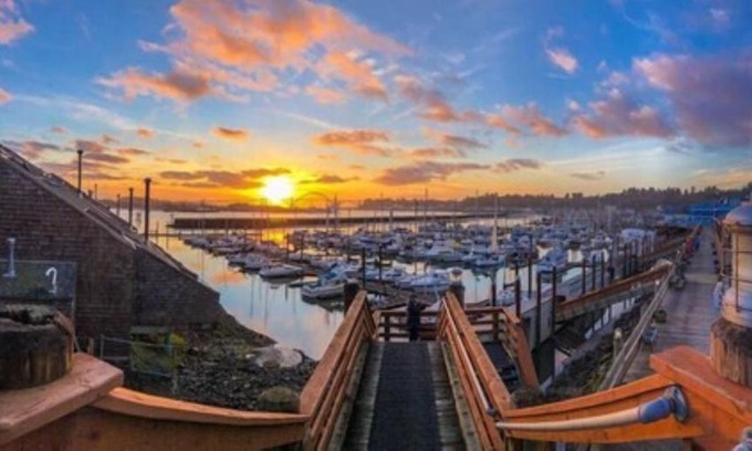 Historic Bayfront Resort | Embarcadero Resort