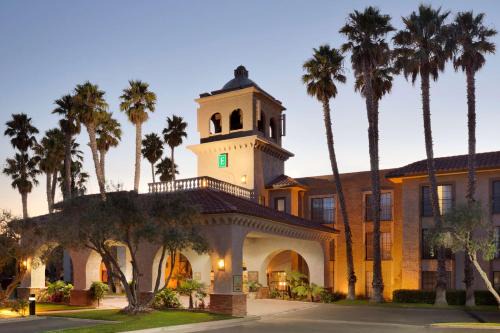 Lompoc Hotel | Embassy Suites by Hilton Lompoc Central Coast