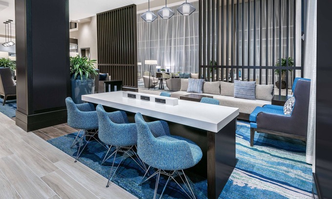 College Station Hotel | Embassy Suites by Hilton College Station, TX