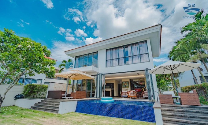 Ngu Hanh Son Resort | Emblem Sea 3 bedroom villas