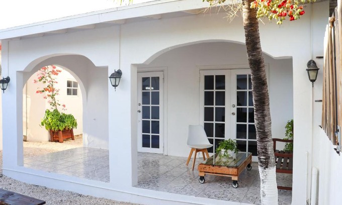 Santa Cruz Apartment | Embrace Aruba Vacation Rentals