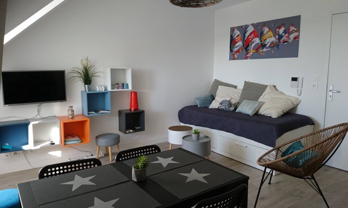 Saint-Meloir-des-Ondes Apartment | Emerald Coast Studio