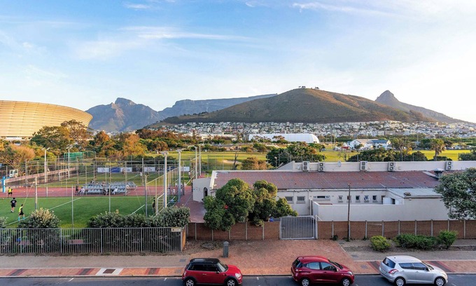 Mouille Point Apartment | Emerald Horizon Mouille Point - Views & Location