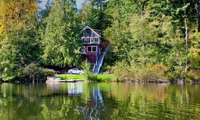 Bellingham Ski Chalet | Emerald Lake Chalet - WE HAVE WATER LILIES!