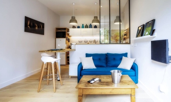 Secteur 1 Apartment | Emile - Face Gares and Business School, Downtown - Recently Renovated