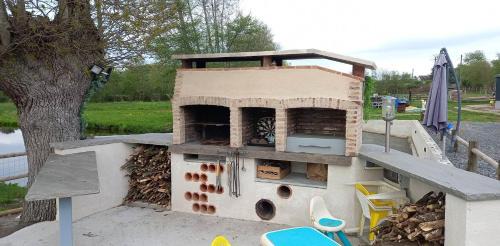 Beaufay Other | Emplacement tente proche d'une mare .