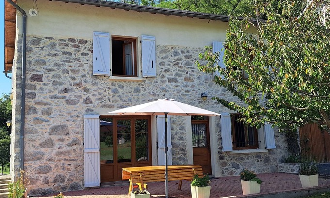 Erce House | Emplacement Unique Offrant un Magnifique Panorama Face à la Chaîne Pyrénéenne