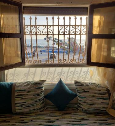Anza Apartment | En face de la plage