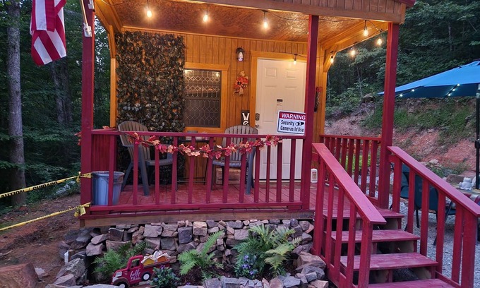 Andersonville Cabin | Enchanted Forest tiny house mountain views remote private Norris Lake 2.7 miles