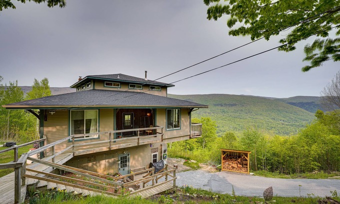 East Dorset House | Enchanting Dorset Mountain Home w/Stunning Views!
