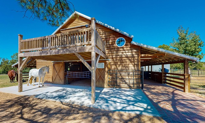 Tylertown House | Enchanting farm stay with cozy fireplace, spacious grounds, & outdoor grilling