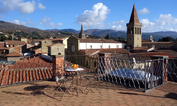 Sansepolcro Apartment | Enchanting historical Medieval Tower on the Main Street opposite the Cathedral
