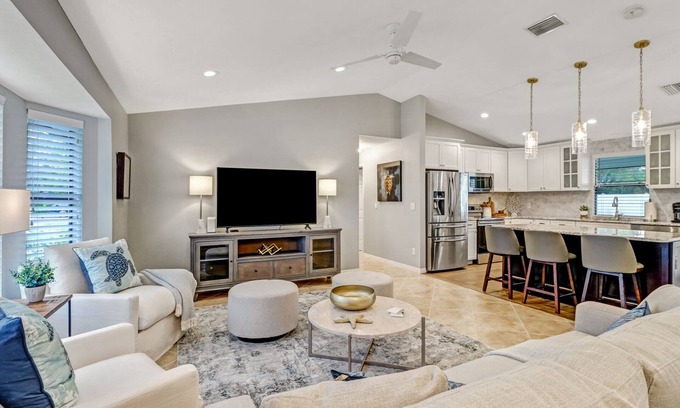 Willoughby Acres House | Endless Summer at Beso del Sol