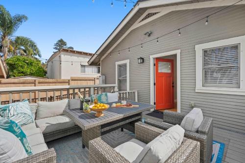 Ocean Beach House | Endless Summer Beach Cottage- In The Heart of OB
