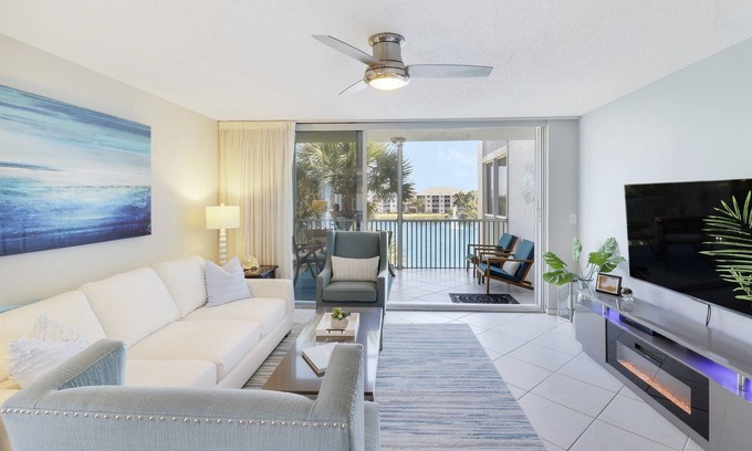 Jupiter Bay House | Endless Summer,Jupiter Walk to Beach & Restaurants!