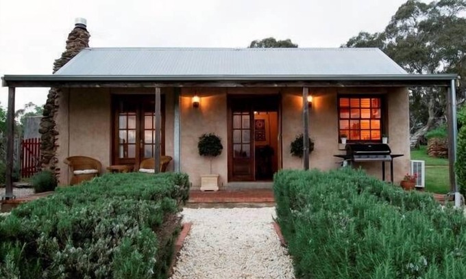 Barossa Goldfields House | Enerby Farm Cottage - located at Cockatoo Valley