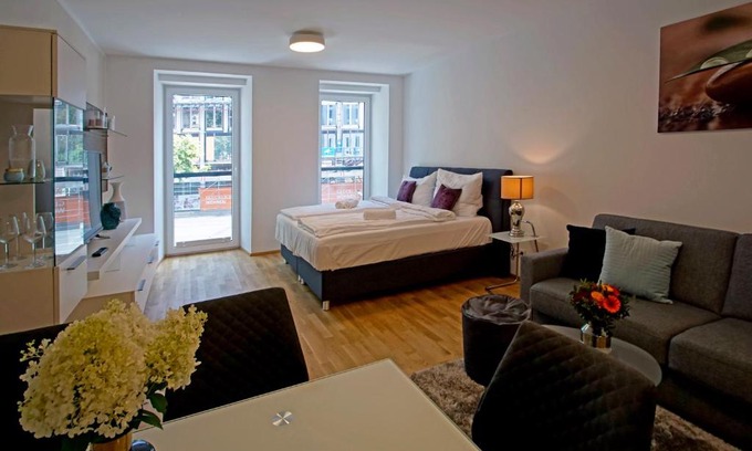 Josefstadt Apartment | English Theater Apartment at Rathaus