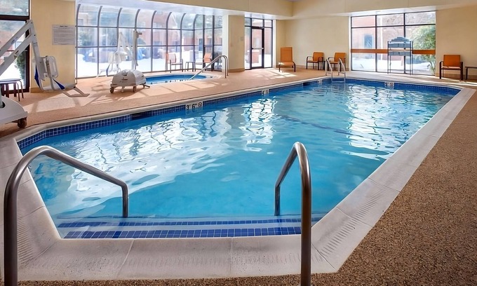 Milford Hotel | Enjoy a Hassle-Free Stay in Milford! Pet-Friendly, w/Pool, Close to Sandy Beach