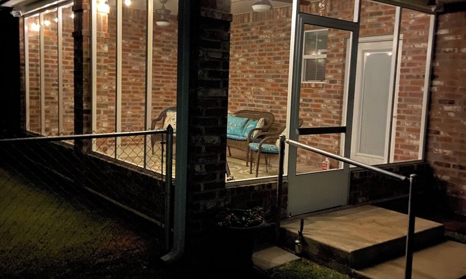 Alexandria House | Enjoy a Summer Visit to Compass Point Cottage