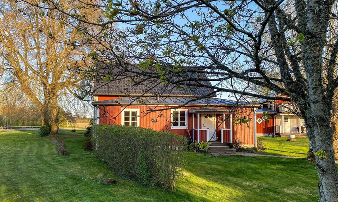 Bredaryd House | Enjoy a vacation with your own rowing boat, just a few steps from Storån