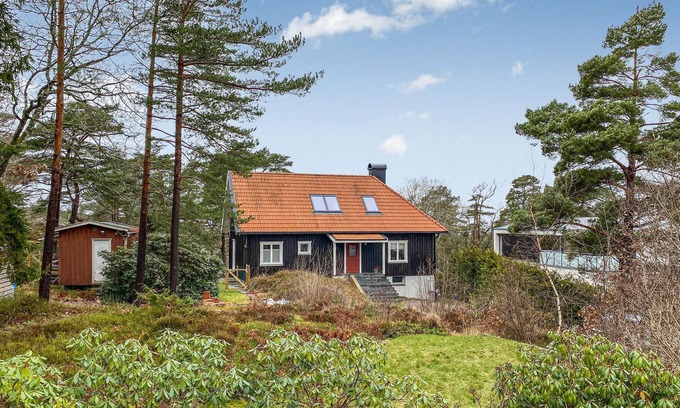 Saro House | Enjoy a wonderful vacation by the sea in this comfortable vacation home!