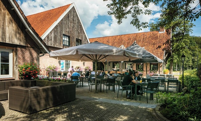 Bruggenmors Hotel | Enjoy Local Art And Nature — Steps From TwentseWelle And Volkspark Paths