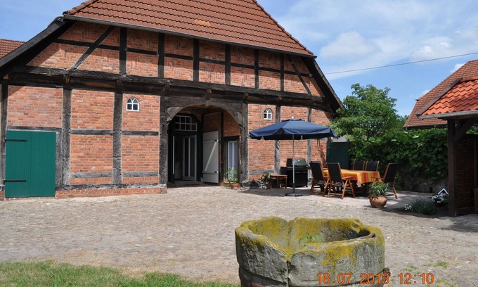 Eickeloh Other | Enjoy peace in a large farmhouse, central location to amusement parks & heath