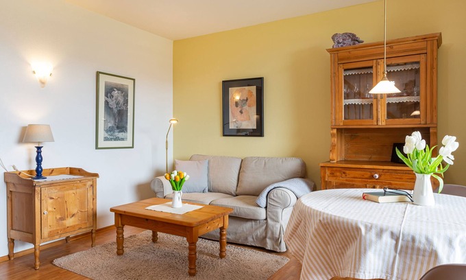 Wittduen Apartment | Enjoy the view of the sandbanks and the Wadden Sea, the boats and the beach.