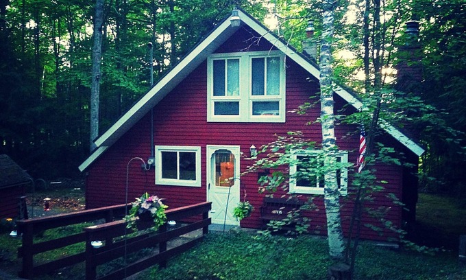 Johannesburg Ski Chalet | Enjoy your Getaway at the Peaceful Lakefront Chalet!