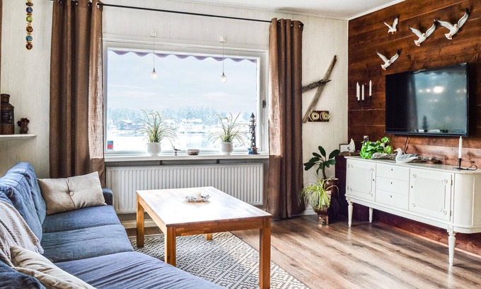 Sunda-Ramdalshojden House | Enjoy your vacation in this charming vacation home with sea views.