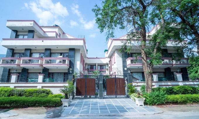 DLF Phase 3 Apartment | Enkay Residency V Block-Cyber City