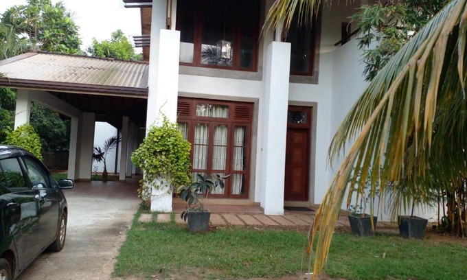 Anuradhapura House | Enola Holiday Resort