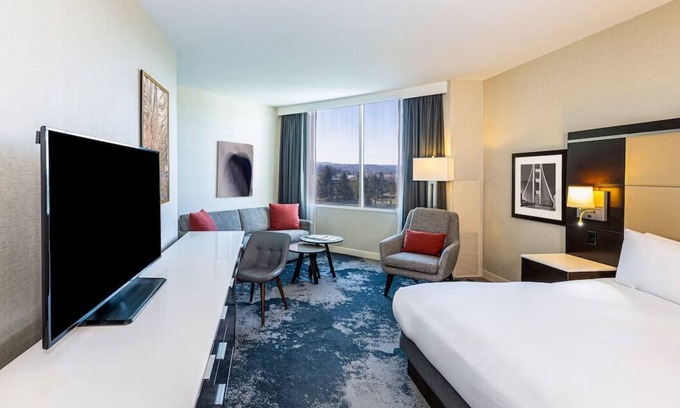 Redwood Shores Hotel | Ensuring a Very Comfortable & Memorable Stay! Pets Allowed, Onsite Pool