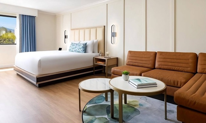 Calabasas Hotel | Ensuring a Very Comfortable & Memorable Stay! Dog-friendly Property, Pool