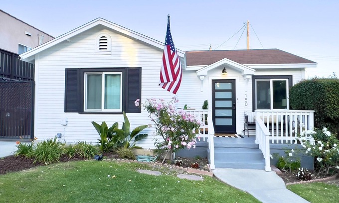 Belmont Heights House | Entire Beach Home with AC/2nd St/Free Parking