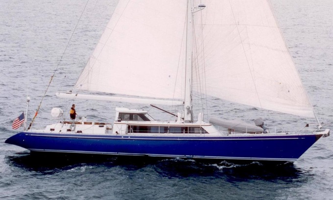 Isla Grande House | Entire boat