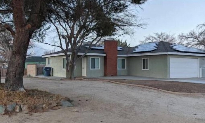 Lancaster House | Entire Clean 2 Bedrm/1 Full Bath/Kitchen/Laundry