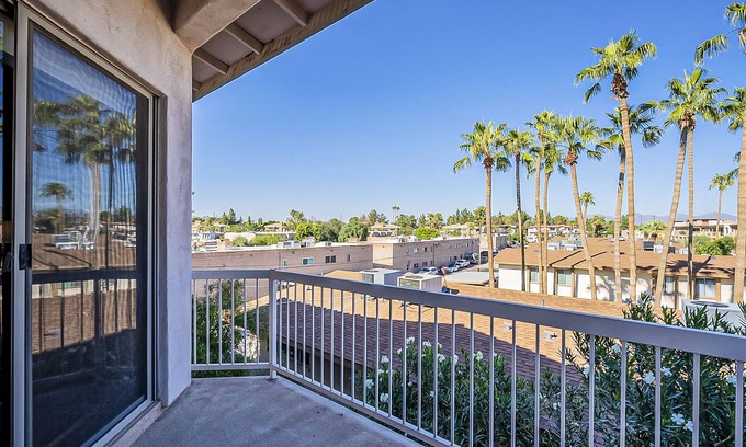 South Scottsdale House | Entire Condo - Old Town Scottsdale Getaway